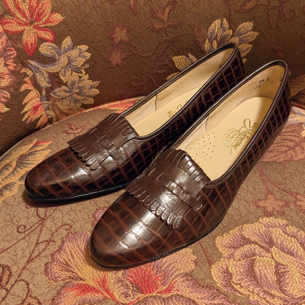 NOS Vintage Johansen 30s-40s Style Classic Leather Kiltie Pumps. USA Made, 8.5